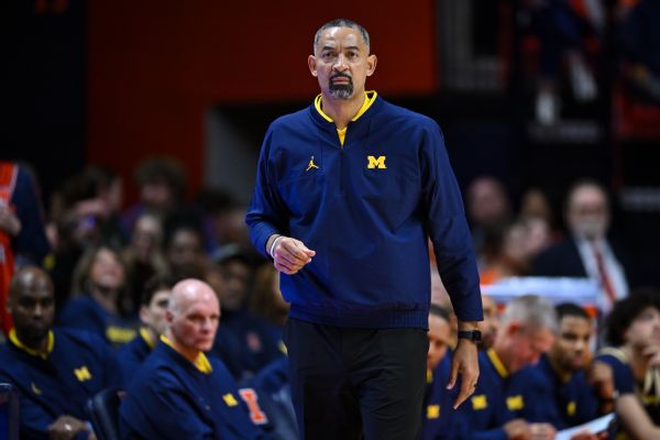 Michigan AD 'supports' Howard amid 8-17 season - Vimarsana News