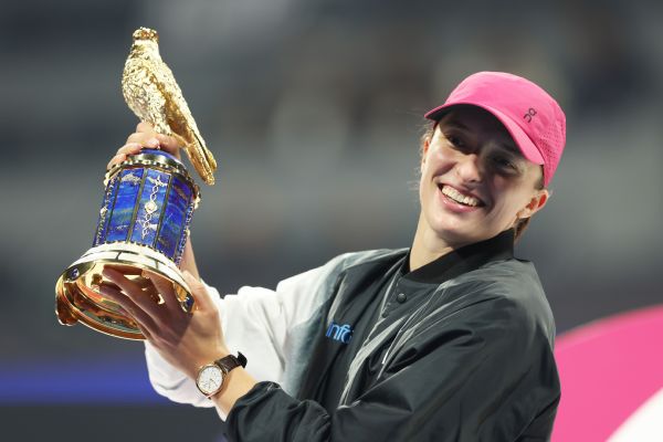 Top-ranked Swiatek wins 3rd straight Qatar Open