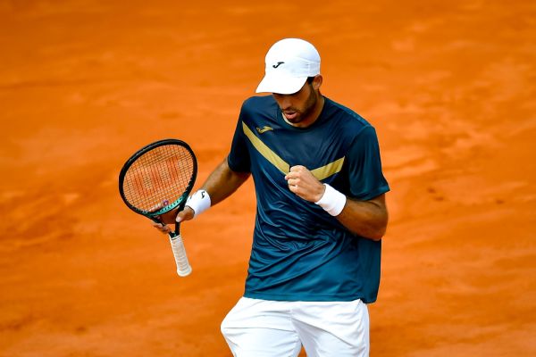 Acosta wins Argentina Open for 1st ATP title