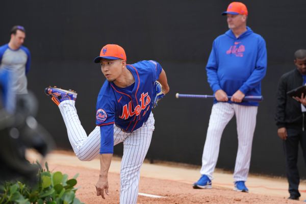 Mets ace Senga faces hitters for first time since shoulder injury