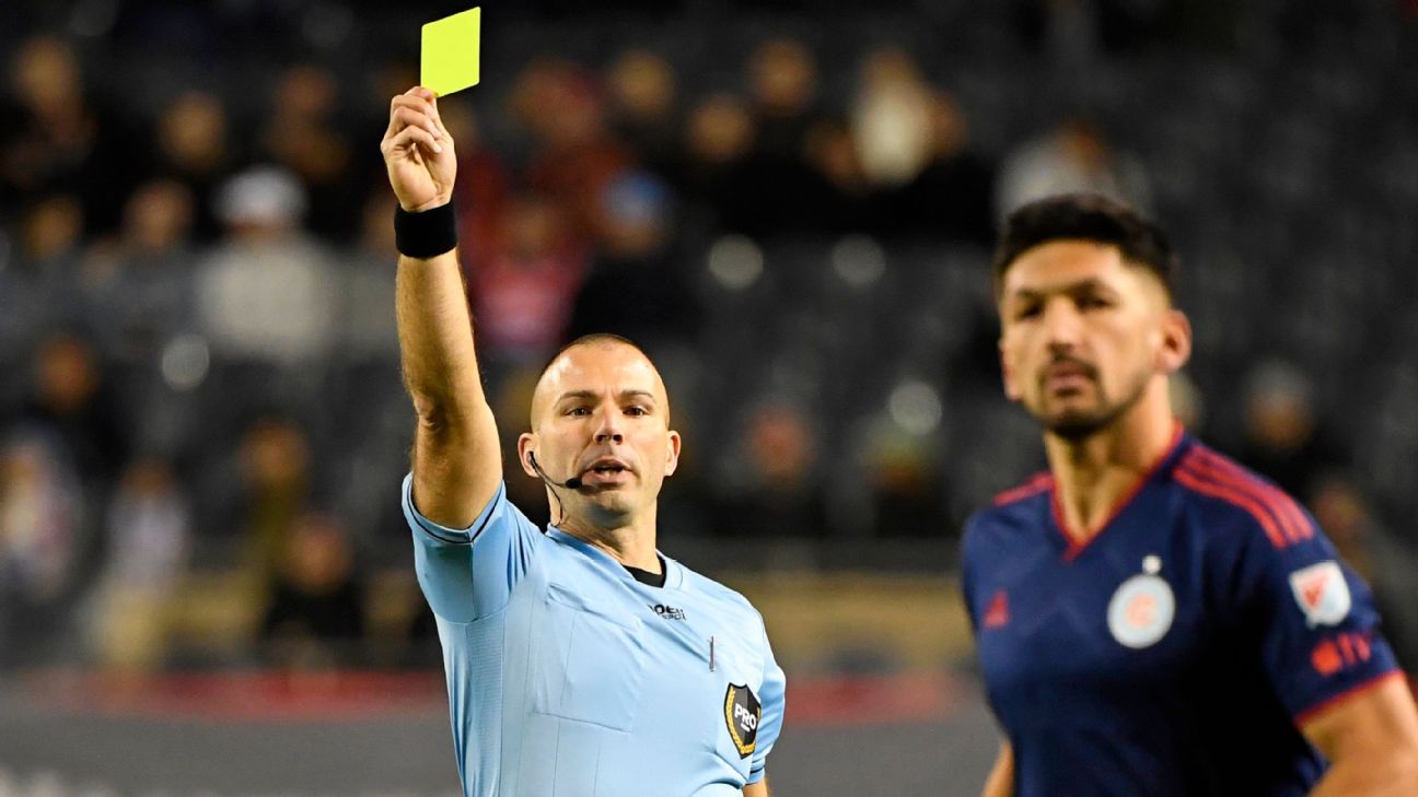Ref union accused of threatening MLS stand-in refs