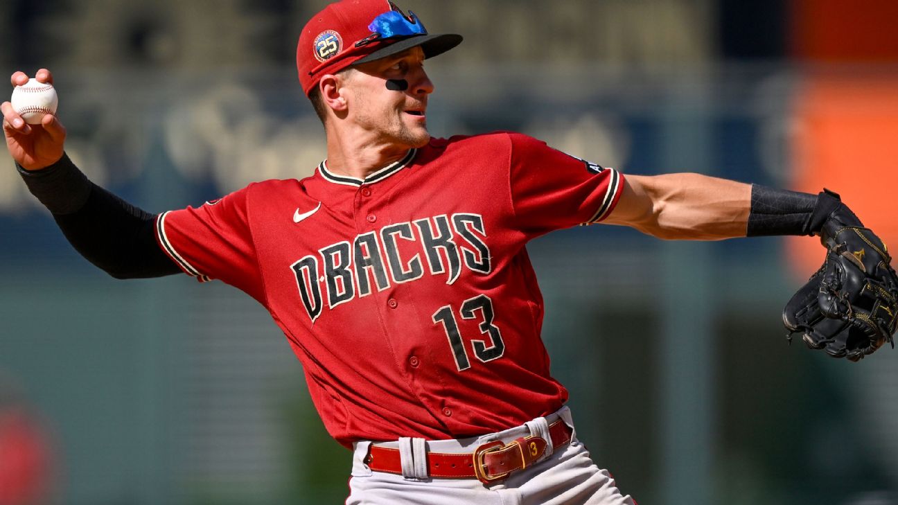Nick Ahmed gets minor league deal with San Francisco Giants