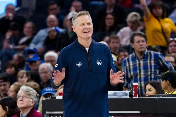 Kerr inks two-year extension: 'Let's keep it rolling'