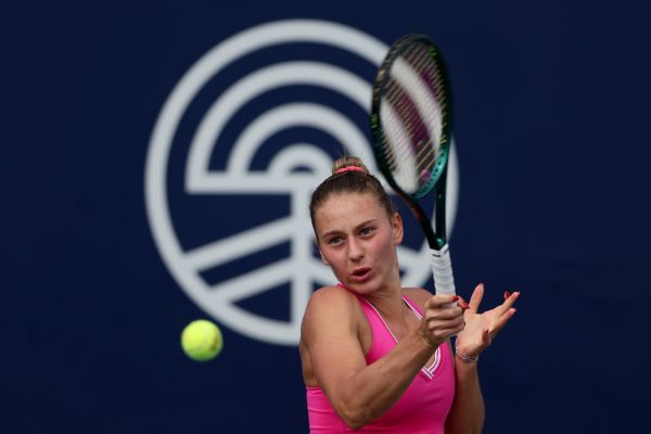 Kostyuk makes San Diego quarters in straight sets