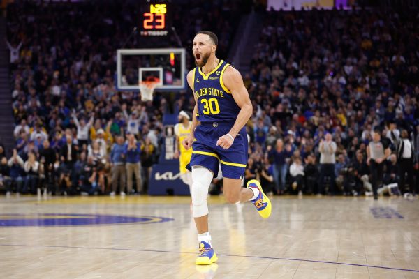 Warriors star Stephen Curry named Clutch Player of Year