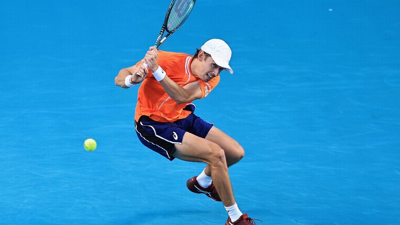 Acapulco, Mexico. 29th Feb, 2024. Stefanos Tsitsipas of Greece hits a