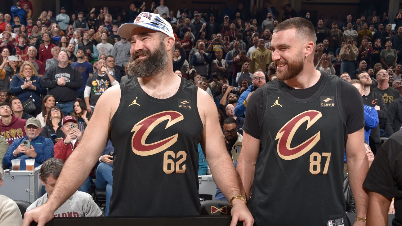 Jason and Travis Kelce attend Cavaliers bobblehead night 6abc(02)