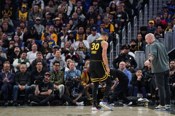 Curry exits Warriors loss with late ankle injury