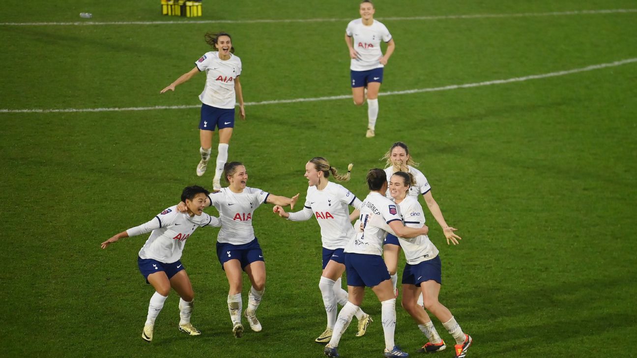 7 things from women's soccer: Tottenham's FA Cup joy, Bayern win again, Barca's Salma scores four