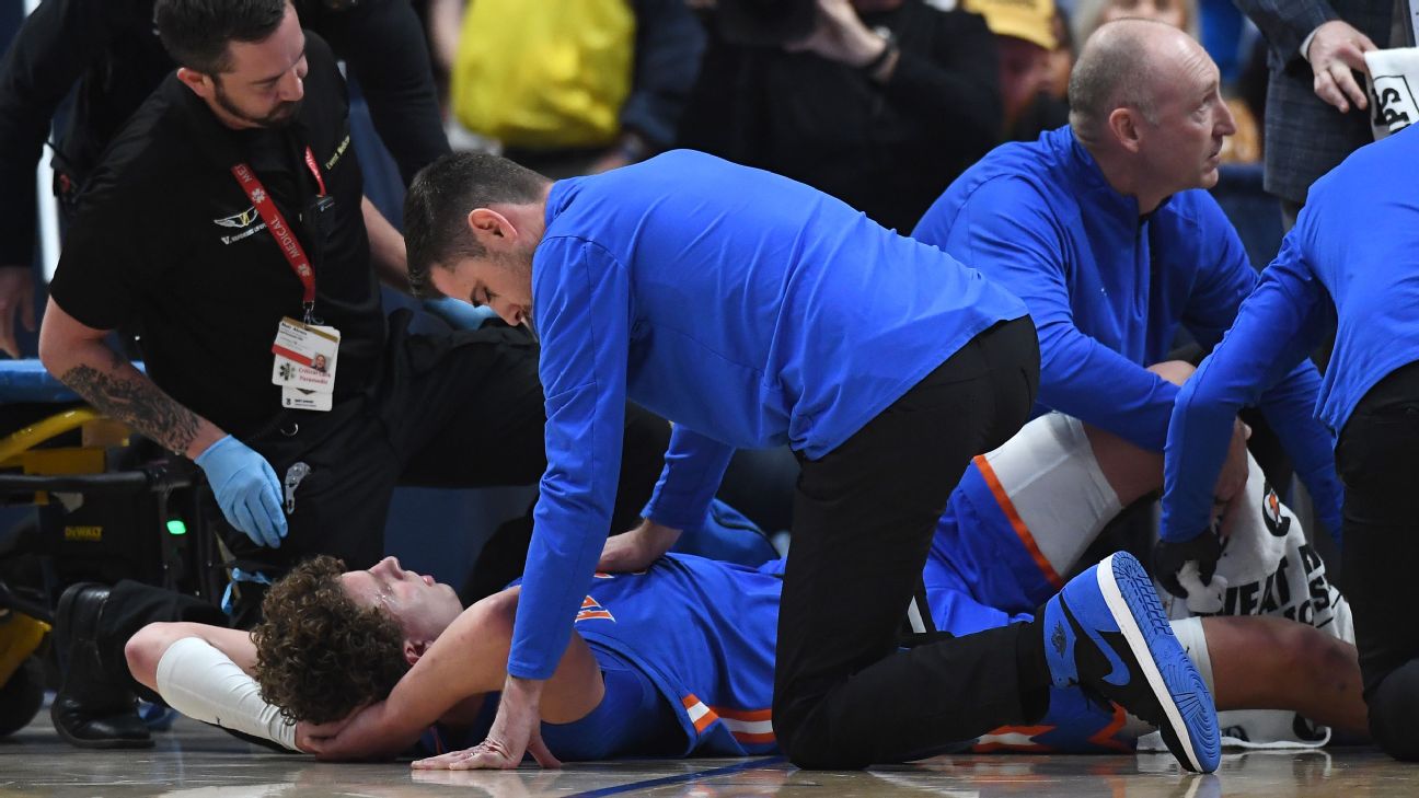 Gators’ Handlogten stretchered off in SEC final