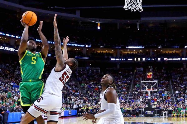 Oregon’s Couisnard scores 40, beats former team www.espn.com – TOP