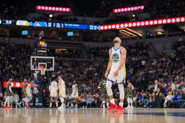 Kerr defends Steph's low minute total after loss