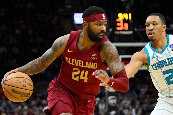 Cavs' Morris tossed for elbow: 'Trying to set tone'