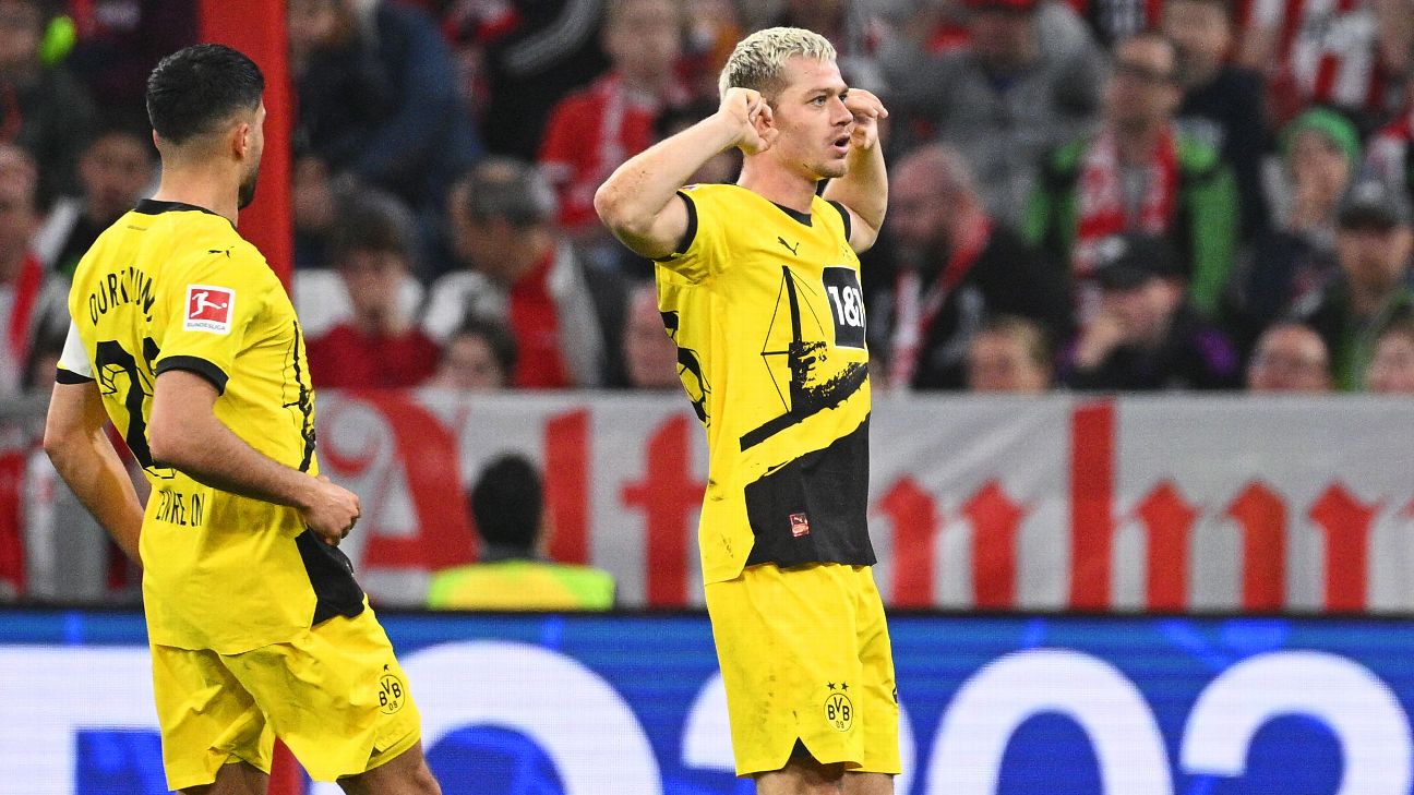 Dortmund win all but ends Bayern's title hopes