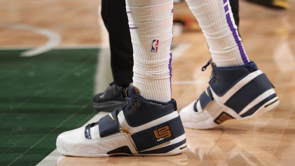 Anthony Davis wears throwback Nike Soldier 1 as tribute to LeBron James www.espn.com – TOP
