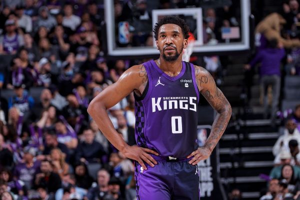 Sources: Kings’ Monk (MCL) sidelined 4-6 weeks
