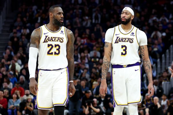 LeBron James #23 and Anthony Davis [600x400]