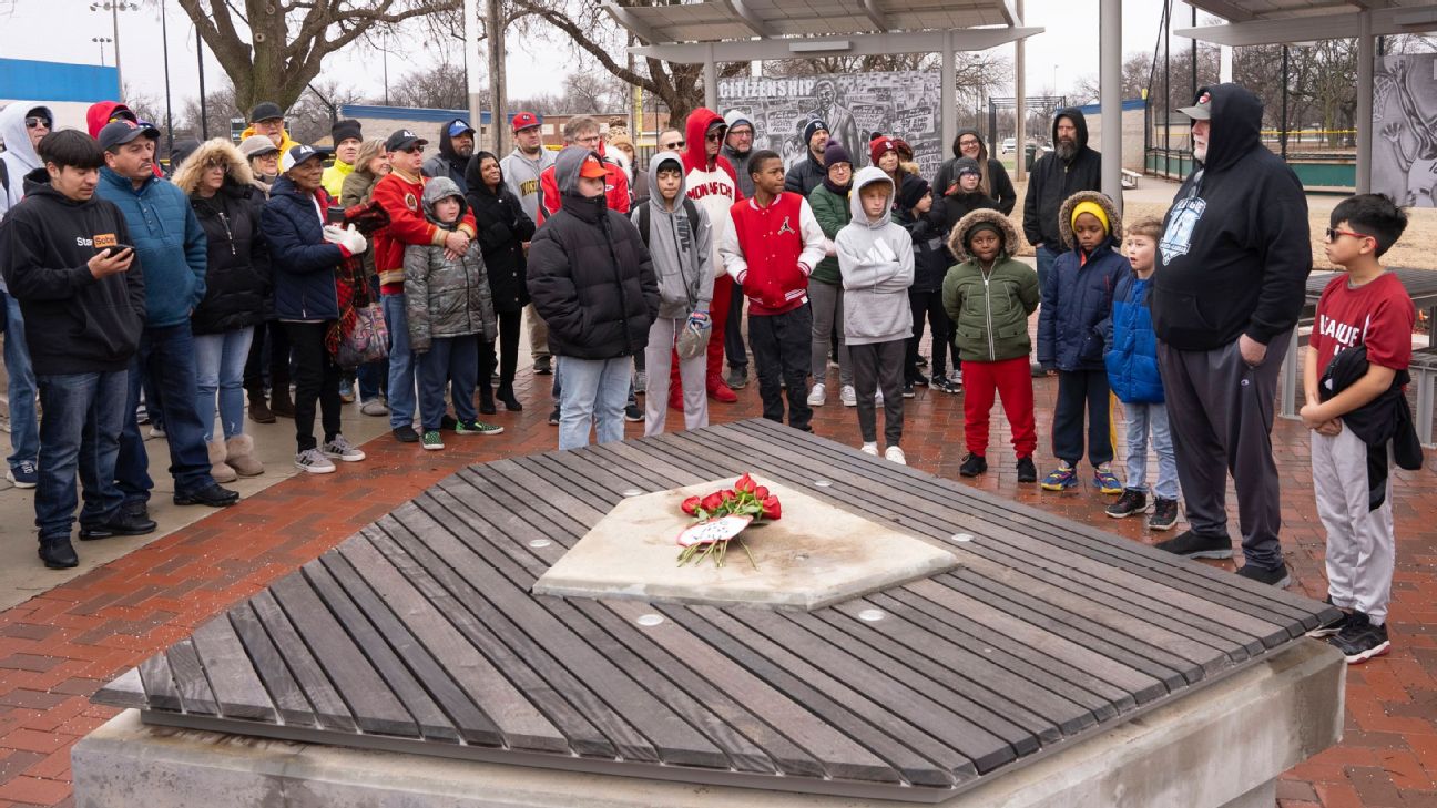 How a stolen Jackie Robinson statue impacted a Wichita community www.espn.com – TOP