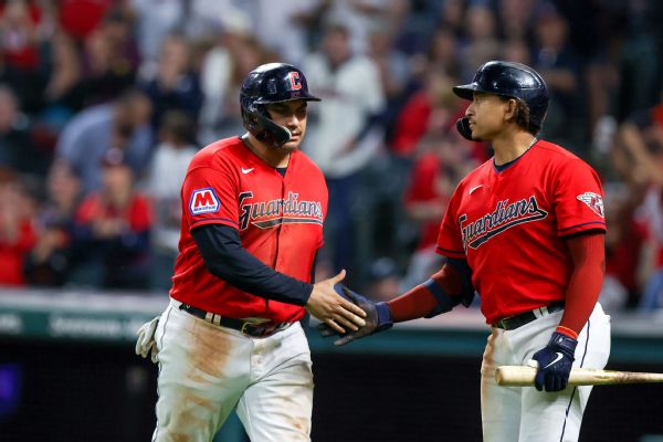 Oh, brother! Naylors hit homers in same inning www.espn.com – TOP