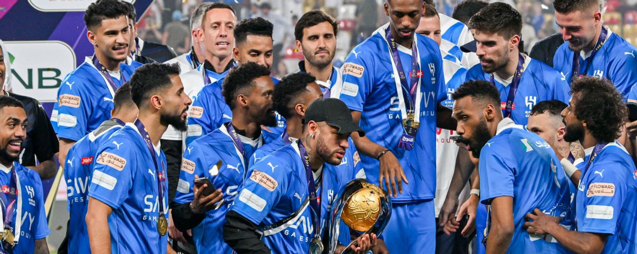 نيمار يشاهد بينما تبحر الهلال نحو كأس السوبر