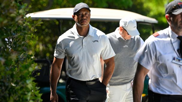 Moments and analysis from Tiger Woods' third round at the Masters