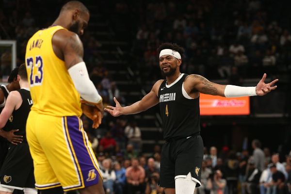 'Error' led to extra time in Lakers win vs. Grizz