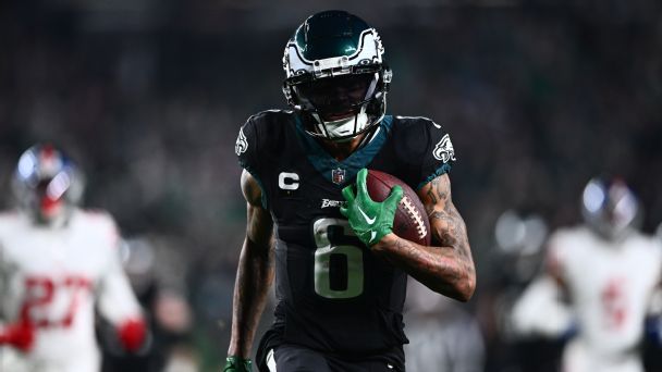 Two  25 million receivers   Why DeVonta Smith s contract extension makes sense for the Eagles