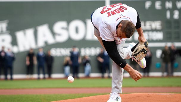 'Love seeing that Gronk spike': Brady reacts to Gronkowski's Red Sox first pitch