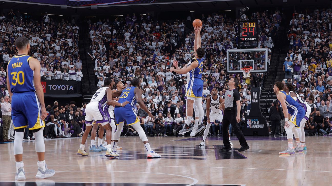 Follow live: It’s win or go home for the No. 10 Warriors and No. 9 Kings