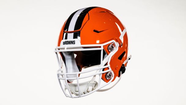 Cleveland Browns return to roots with white face mask