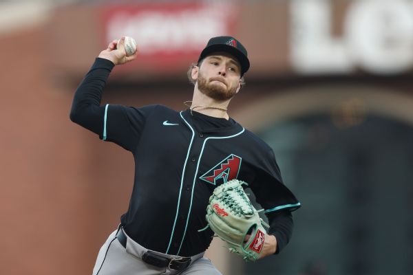 D-backs' Ryne Nelson exits after line drive to pitching arm