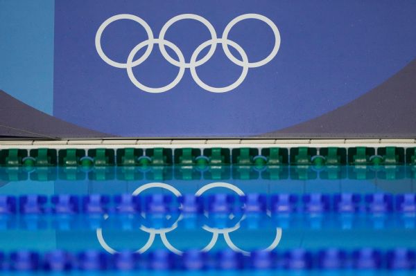 Olympic rings pool [600x400]