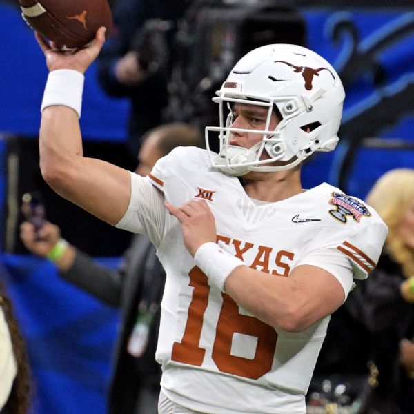 Manning dazzles with 3 TDs in Texas' spring game