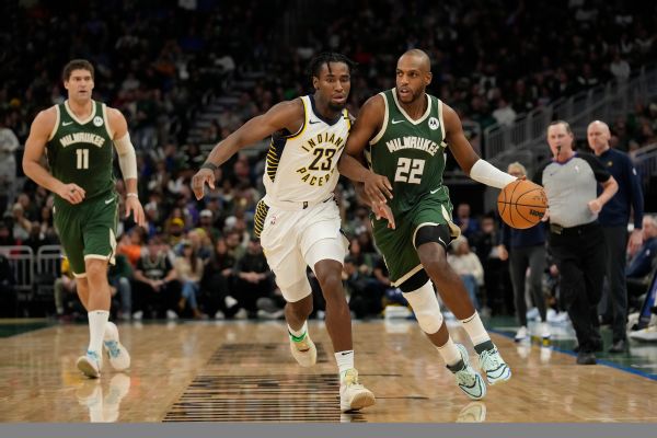 Bucks' Middleton (ankle) questionable for Game 3