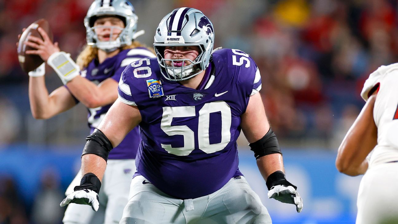 Cowboys hope Cooper Beebe continues to  dirt  opponents as their new center
