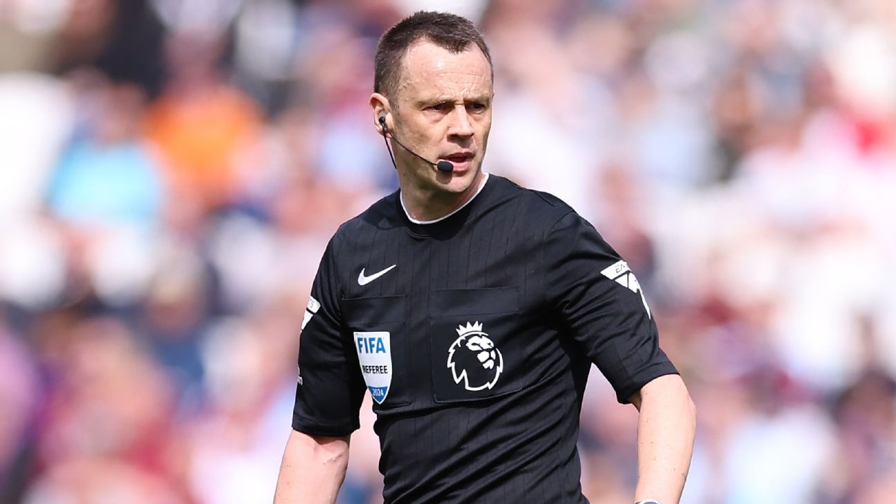 Stuart Attwell Football Referee during the Premier League match between West Ham United and Fulham FC at London Stadium  [1296x729]