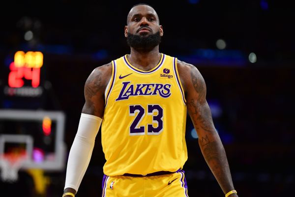Agent: LeBron could accept pay cut to help L.A.