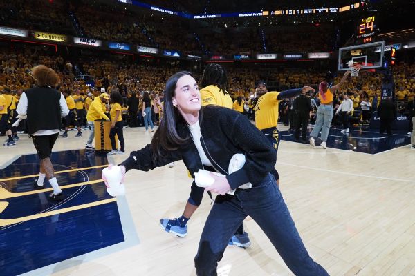 Fever's Caitlin Clark pumps up Pacers crowd before Game 3