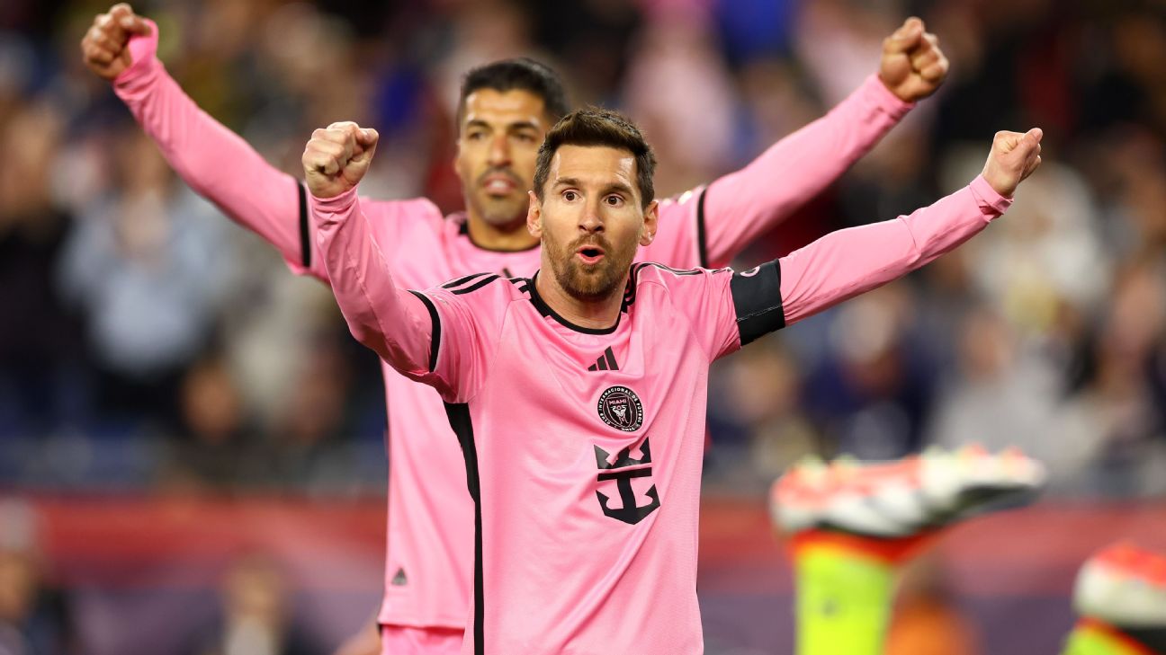 Messi stars with 2 goals before record Revs crowd