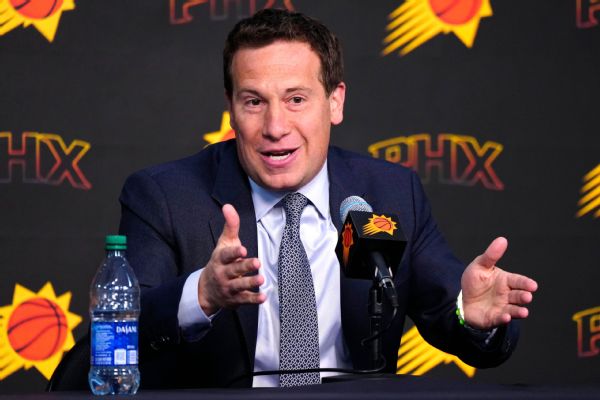 Suns' Ishbia wants to bring NHL back to Phoenix