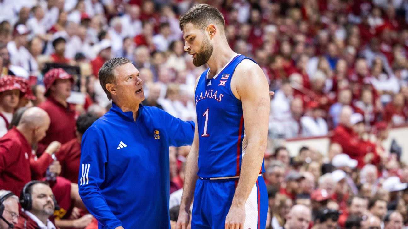 Bracketology: Old guys rule -- Kansas becomes new No. 1 overall seed