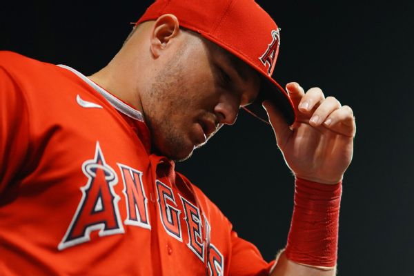 Trout undergoes knee surgery  to start rehab