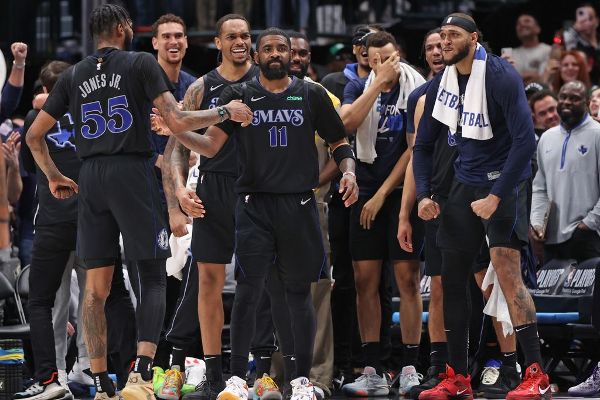 Kyrie vanquishes Clips in 2nd half; Mavs move on