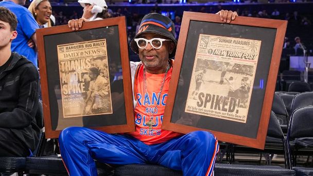  SPIKED    Spike Lee presents Reggie Miller with gifts in MSG return