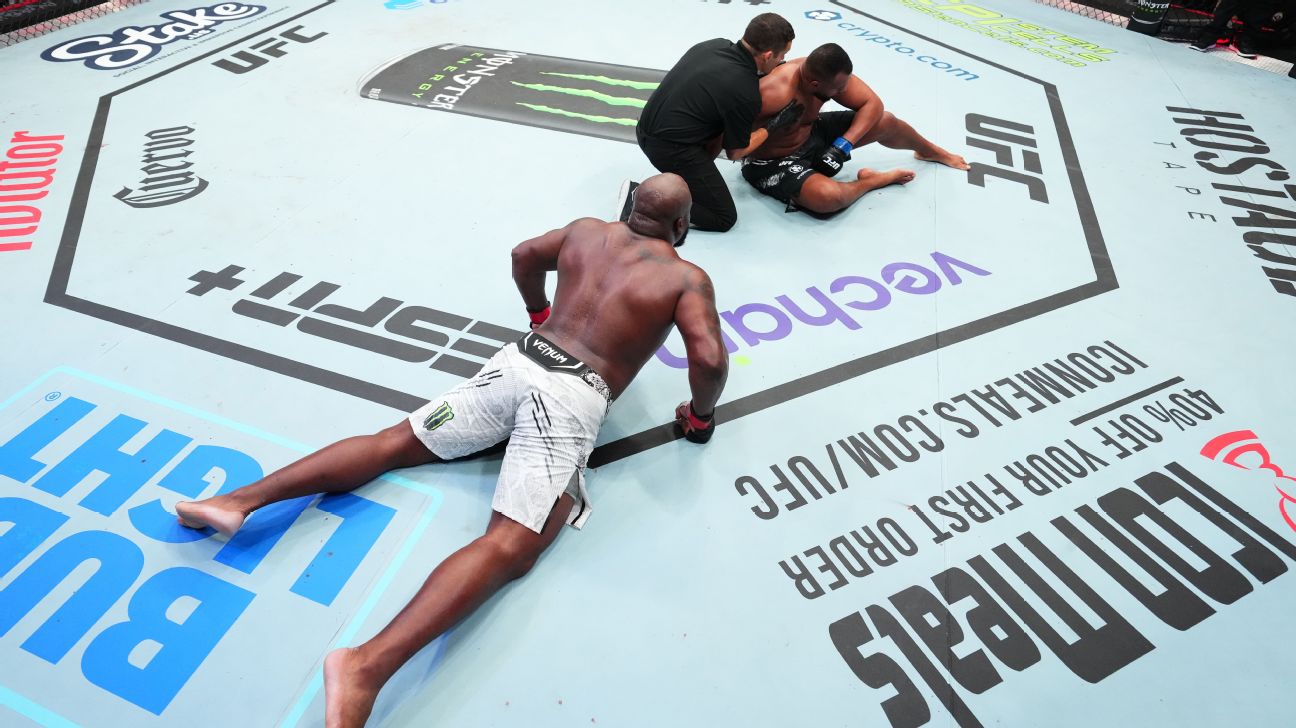 MMA buzz: Derrick Lewis entertains with KO and postfight antics
