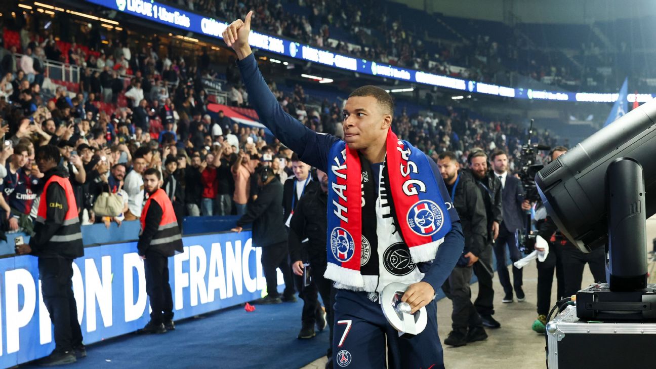 PSG coach claims not to hear Mbappé boos