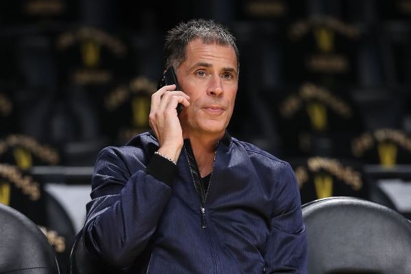 Sources  Lakers to start talking with candidates