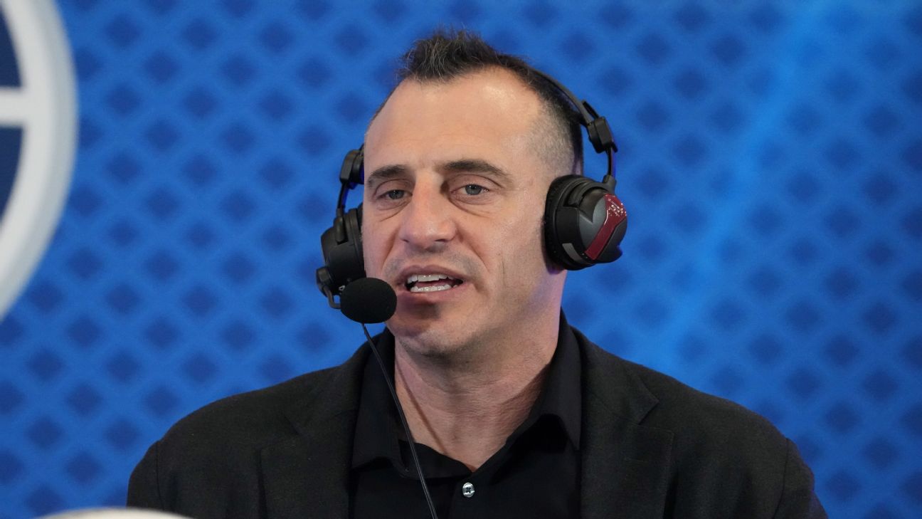 Sources: Green Bay expected to hire Doug Gottlieb as basketball coach