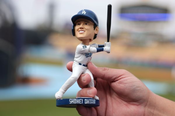 Dodgers' first Ohtani bobblehead giveaway creates 'a stir'