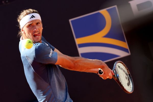Zverev rallies for spot in Rome final vs. Jarry